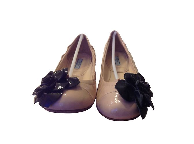 Prada Ballerinas aus Lackleder Bicolor Blume