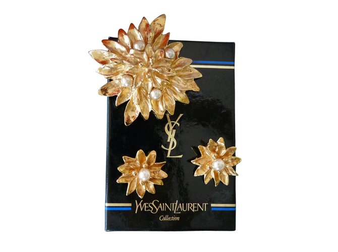 Yves Saint Laurent Conjuntos de joalharia Dourado Metal  ref.6535