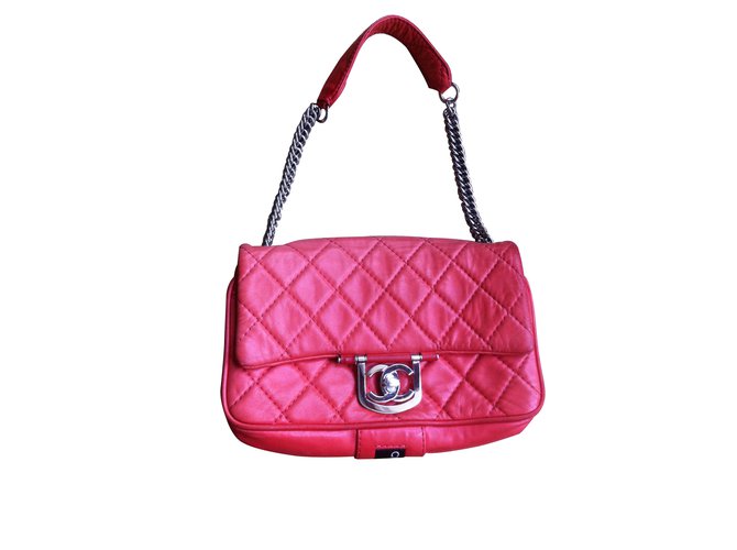 Chanel Handbags Leather  ref.6848