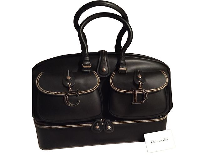 Dior Detective voyage