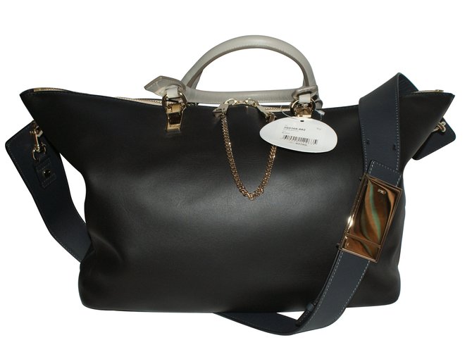 Chloé Handbags Black Leather  ref.7547