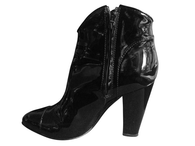 Burberry Ankle Boots Black Patent leather  ref.7998