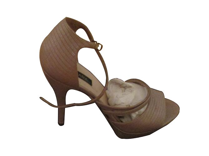 Escada Décolleté in pelle rosa salmone 38