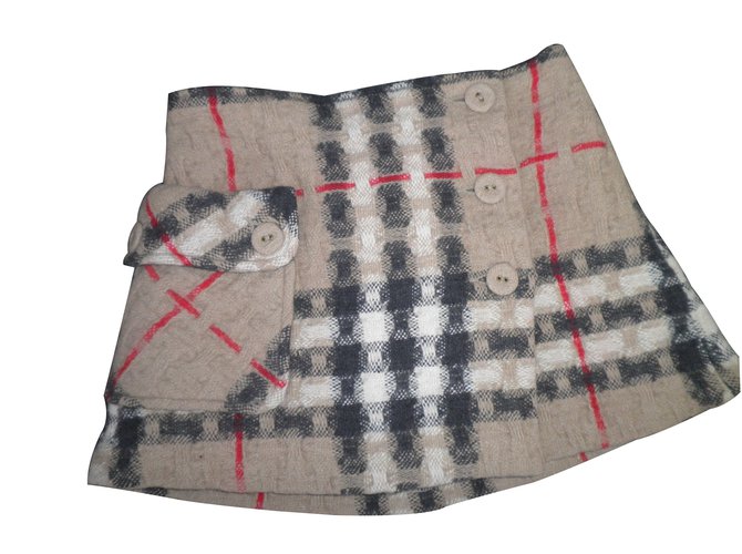 Burberry Skirts Beige Wool  ref.8346
