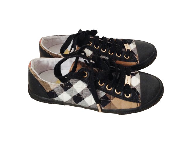 Burberry Sneakers Black Leather  ref.8445