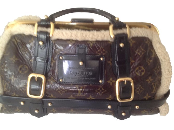 Louis Vuitton Handbags Brown Patent leather  ref.8526