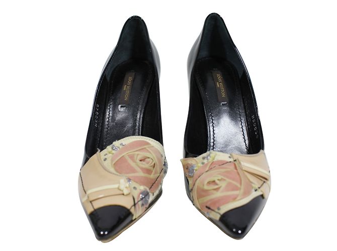 Louis Vuitton Black Lacquer Leather Pumps 38