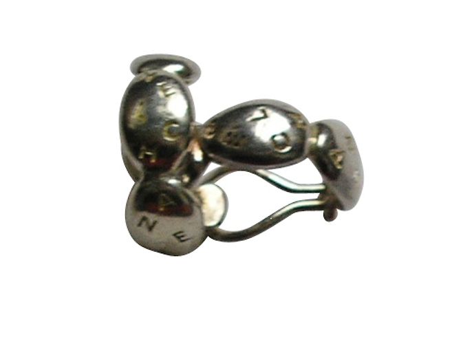 Brincos Chanel de argola em prata