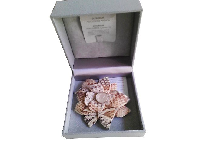 Lalique Pins & Broschen