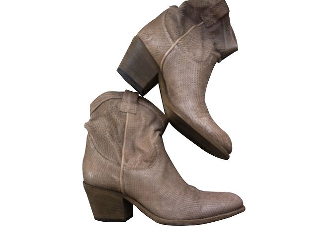 Autre Marque Botas de tornozelo em pele efeito python taupe
