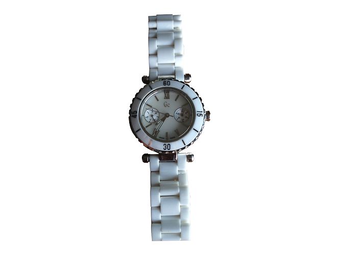 Guess Driver Chic Uhr aus weißer Keramik 34mm