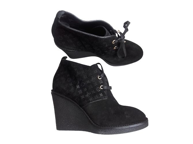 Louis Vuitton Stride Wedge Ankle Boots Black Deerskin 39
