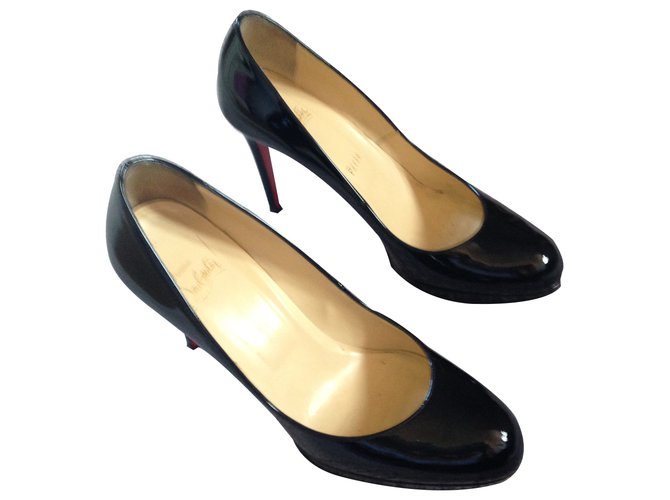 Christian Louboutin Calcanhares Preto Couro  ref.9401