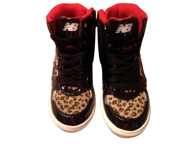 New Balance Sneakers Leopard print Leather  ref.9838