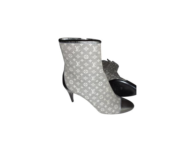 Louis Vuitton Ankle Boots Grey Cloth  ref.10087