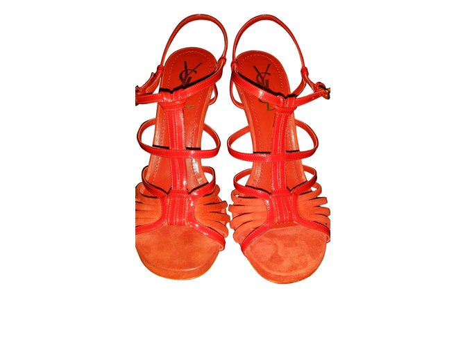 Yves Saint Laurent sandali Rosso Pelle verniciata  ref.10102