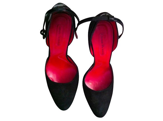 Tacones Cesare Paciotti de ante negro
