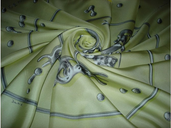 Hermès Silk scarves Yellow  ref.10429