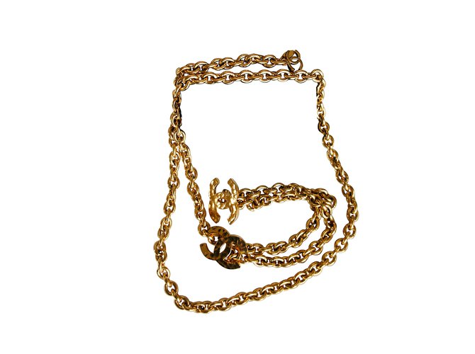 Chanel Colares longos Dourado Aço  ref.10847