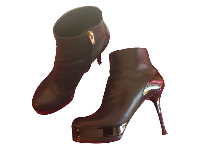 Yves Saint Laurent Black Leather Ankle Boots 