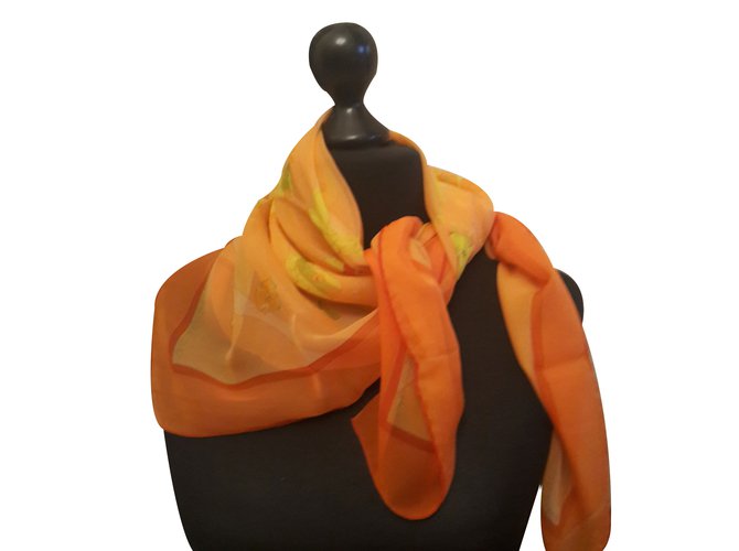 Hermès Silk scarves Orange  ref.11427