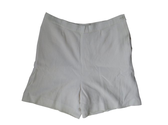 Chanel Shorts Soie Blanc cassé  ref.11622
