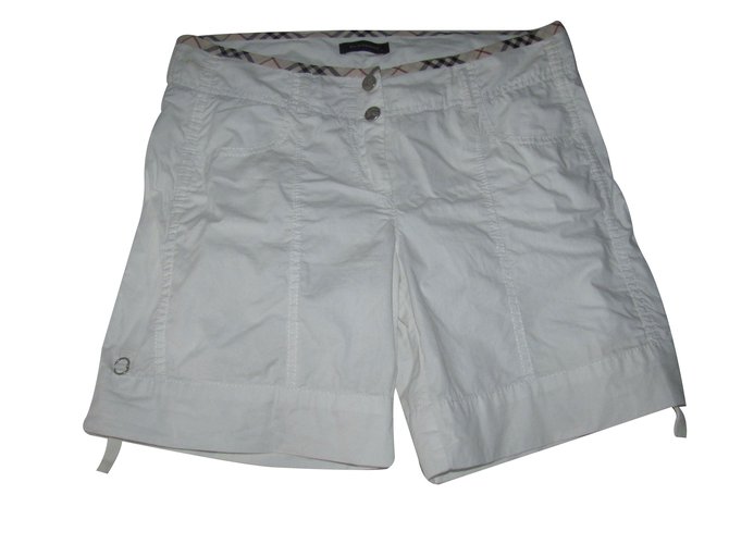 Burberry Pantalones cortos Blanco Algodón  ref.11690