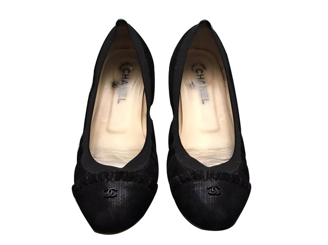 Chanel Zapatillas de ballet Negro Suecia  ref.12164