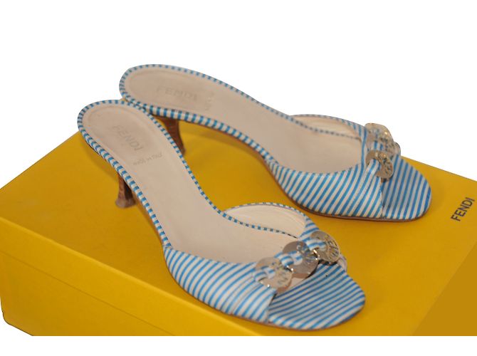 Mulas Fendi listradas azul e branco de algodão