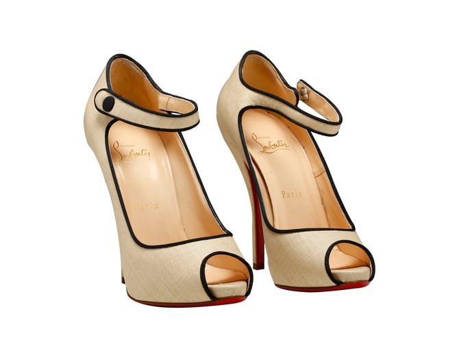 Christian Louboutin Tacchi Beige  ref.12266