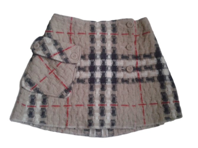 Burberry Skirts Beige Wool  ref.12305