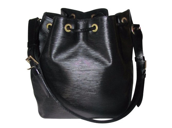 Noe Louis Vuitton Handbags Black Leather  ref.12782