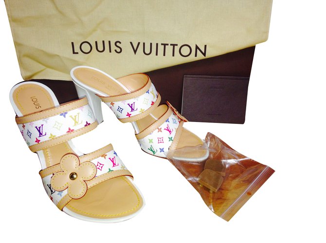 Louis Vuitton Mulas Blanco Cuero  ref.12912