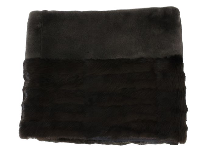 Sciarpa Louis Vuitton in pelliccia di visone e marmotta marrone