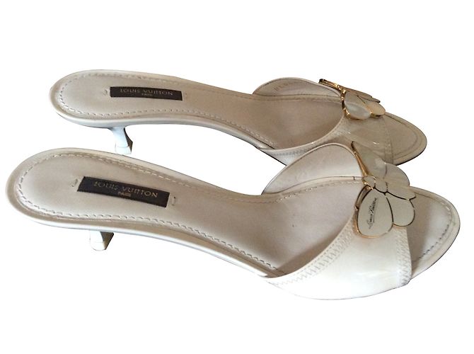 Louis Vuitton Papillon Beige