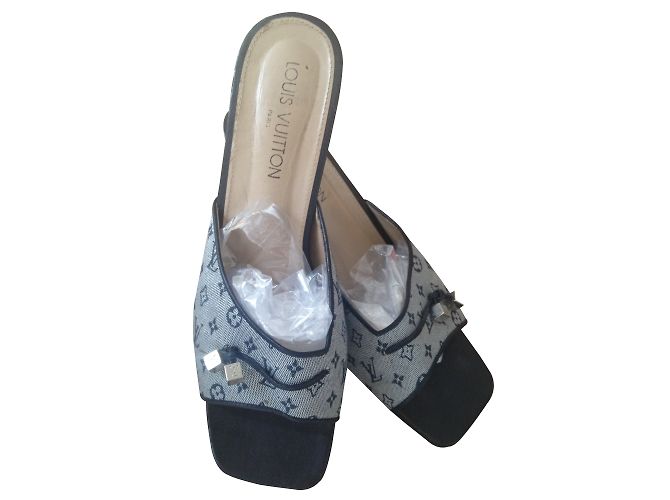 Louis Vuitton Mules Grey Leather Size 40