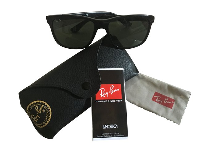 Ray-Ban Sunglasses Black Plastic  ref.13851