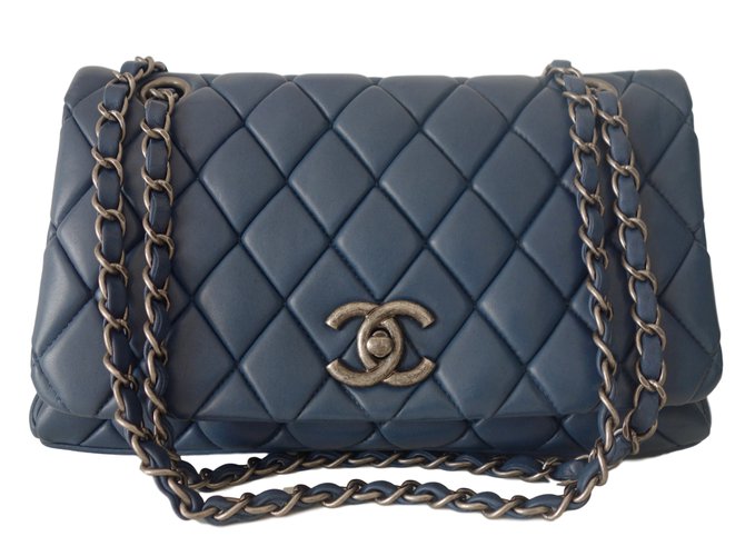 Chanel Bolsas Azul Couro  ref.14662