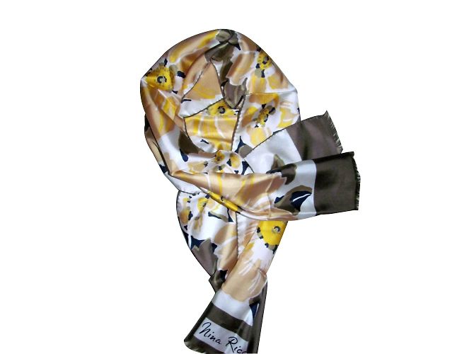Nina Ricci Bufandas