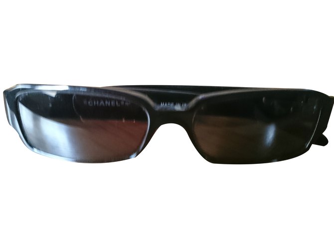 Chanel Gafas de sol Negro Plástico  ref.15113