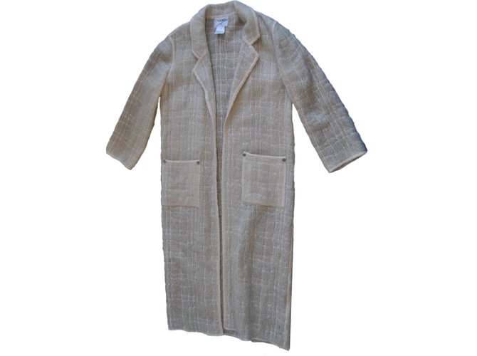 Chanel Coats, Outerwear Beige Wool  ref.15151