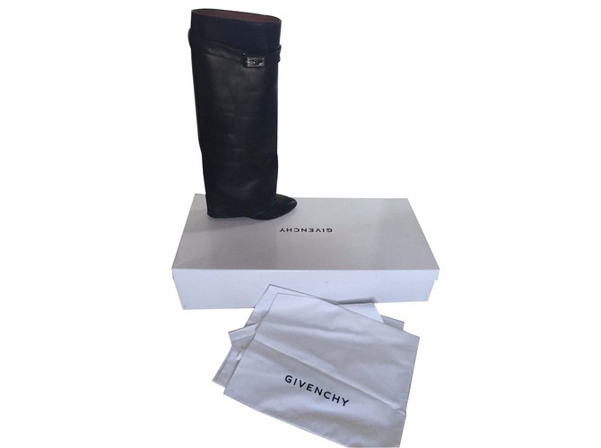 Givenchy Boots Black Leather  ref.15387
