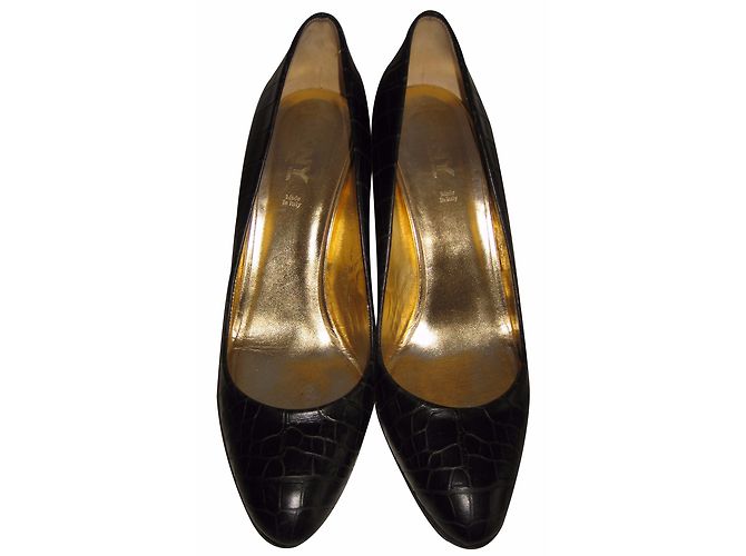 DKNY Black Crocodile Leather Pumps 40