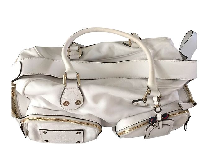 Gucci Handtasche aus Leder weiß