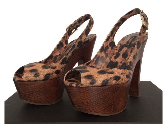 Dolce & Gabbana Sandalias Estampado de leopardo Cuero  ref.15717