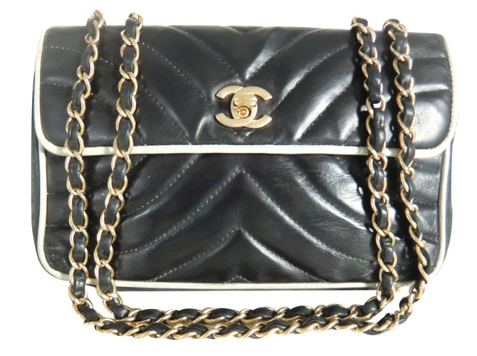 Timeless Chanel Handbags Blue Leather  ref.15724