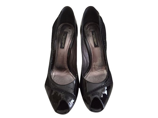 Dolce & Gabbana Offene Pumps aus schwarzem Lackleder