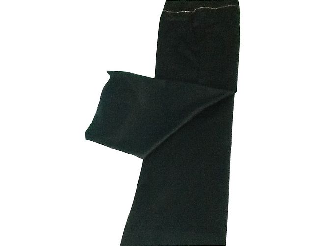 Céline Hose aus schwarzer Wolle mit Goldkette