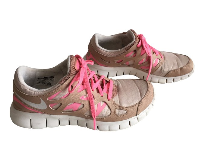 Nike scarpe da ginnastica Beige  ref.16158