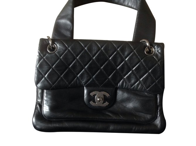 Chanel Bolsos de mano Negro Cuero  ref.16808